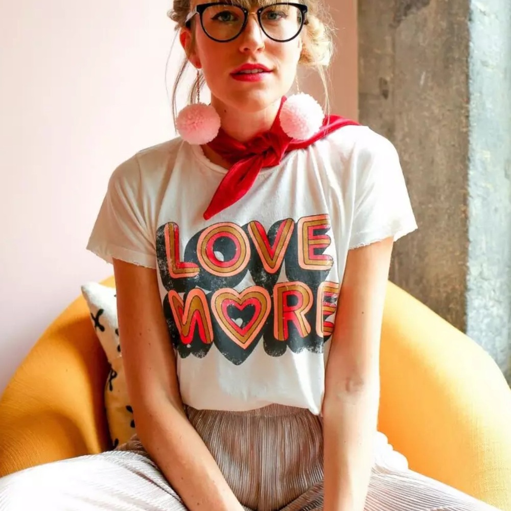 Boho vintage style love more groovy graphic tee - Picture 3 of 3